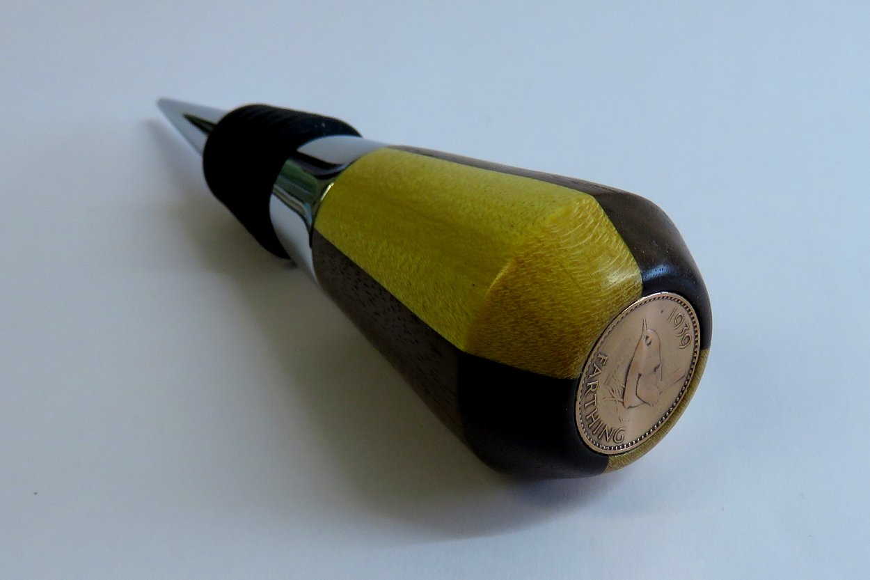 Bottlestop : Pau Amarello and Walnut